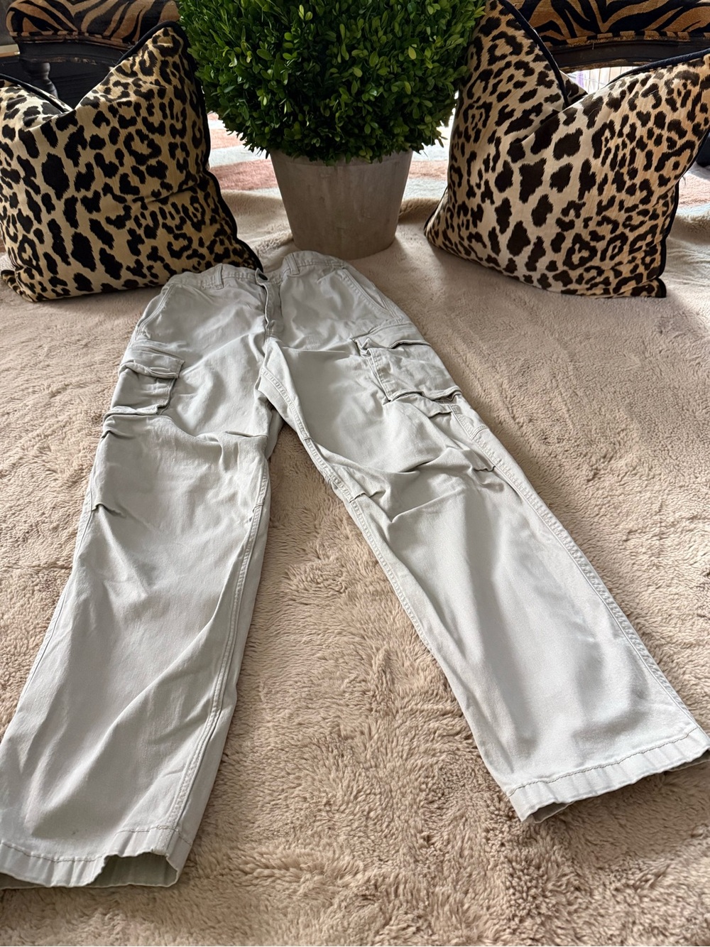 H&M Men’s Small Light tan Cargo Pants - EUC